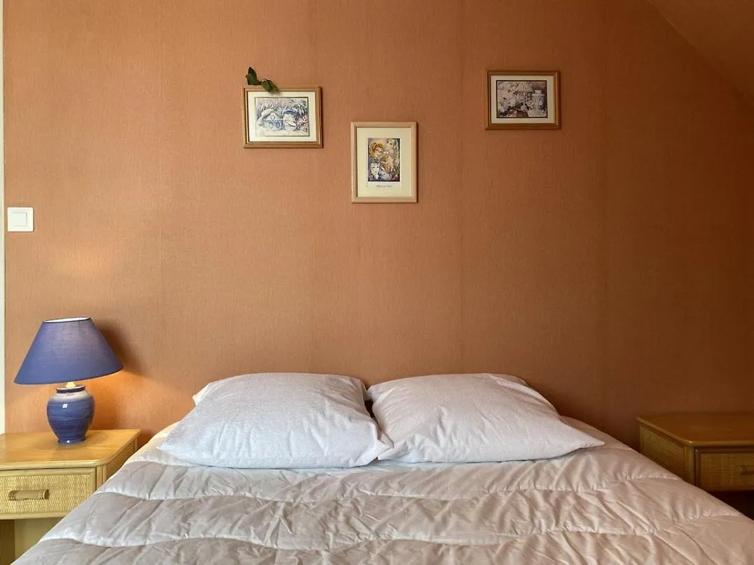 609 - Appartement T3 Au Premier Etage D'Une Maison A Quelques Pas De La Plage Et Des Commerces D'Erquy 0*, Erquy Francia